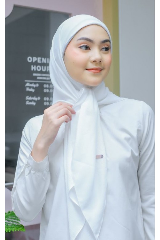 Karisa Segitiga Instan White